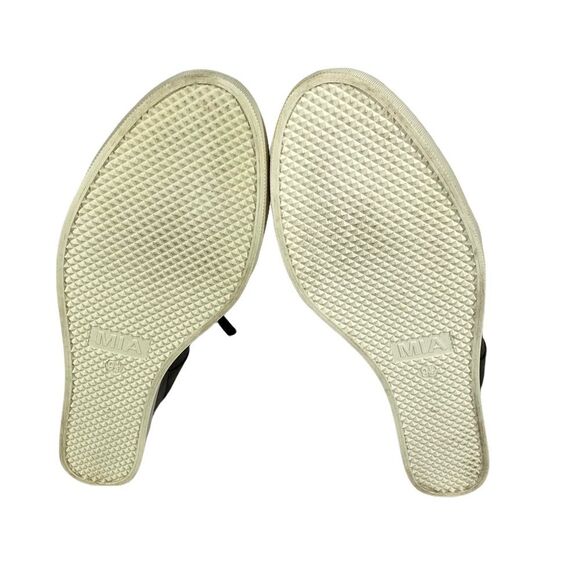 MIA Grey Wedge Bootie Women’s Size 9.5 Medium Pre-Owned - Picture 10 of 10